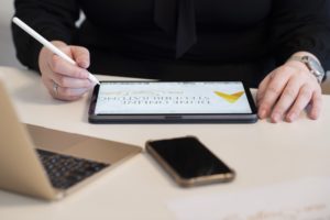 Deine Online Steuerberatung_20210326_farm-5993nfs-300x200